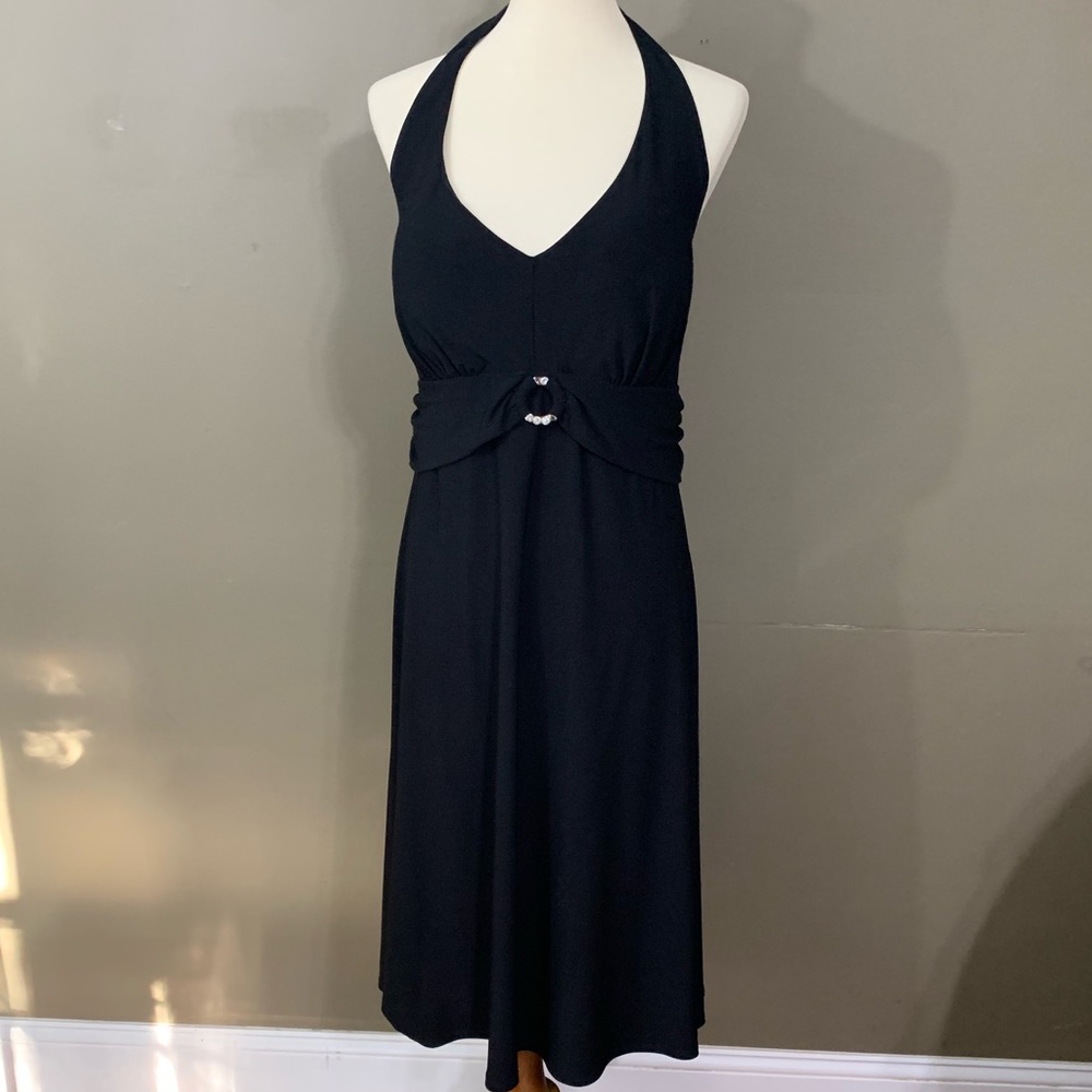 V-Neck Sparkle Brooch Black Dress